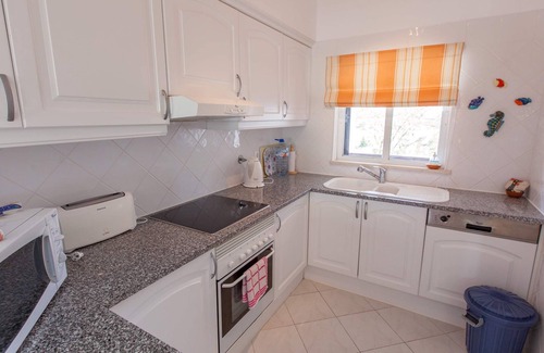 Alpouvar Apartment | 2 BED, 2 BATH WITH LARGE SOUTH FACING BALCONY, FREE WIFI & UK TV!