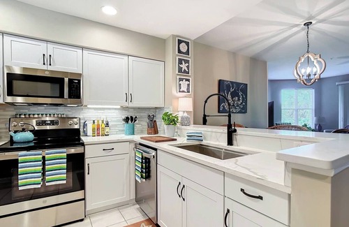 Tropical Cove Condo | 2 bed 2 full bath w/pool, golf included w 30 day