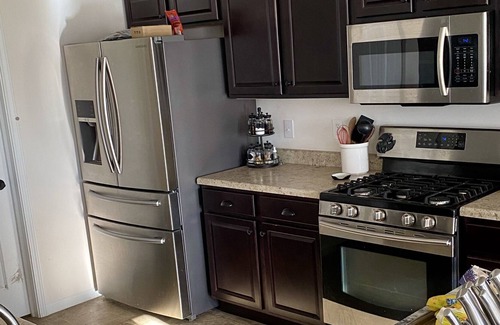 St. John House | 2 Bed, 2 Full Baths Ranch Townhome Near Chicago