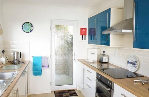 Ventnor House | 2 Bed Apartment - Sea Views - Ventnor