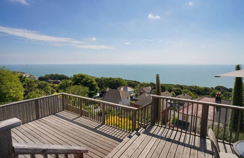 Ventnor House | 2 Bed Apartment - Sea Views - Ventnor