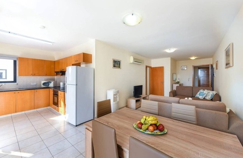 Oroklini Apartment | 2 bed Apartment Overlooking Pool - Oroklini