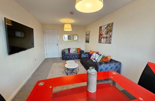 Longcroft Apartment | 2 Bed Apt, 4 beds with Parking