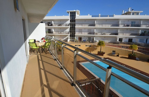 Correeira Apartment | 2 bed Apt in Albufeira Center FREE WIFI+ Communal Pool