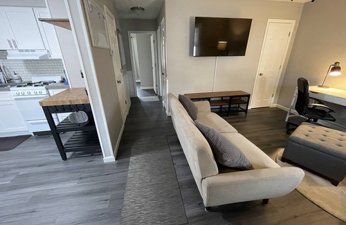 Newnan Apartment | 2 bed apt near historic downtown Newnan.