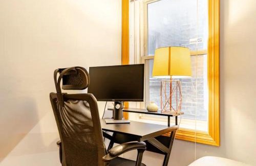 Lakeview Apartment | 2 Bed Apt w/Office, Free Parking, Near Wrigley