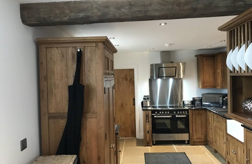 Winkhill House | 2 Bed Barn Alton Towers Chatsworth Polars Peaks