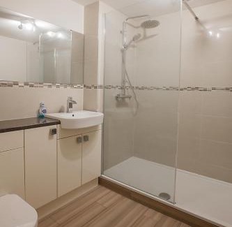 Aberdeen Apartment | 2 Bed Blackburn Village Apt With Wifi & Parking