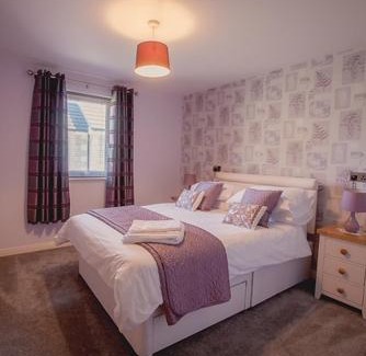 Aberdeen Apartment | 2 Bed Blackburn Village Apt With Wifi & Parking