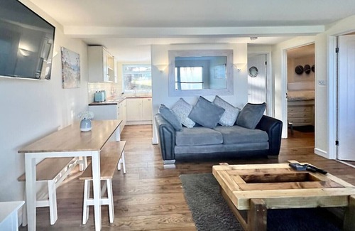 Dartmouth Apartment | 2 Bed Chalet with Rural Views