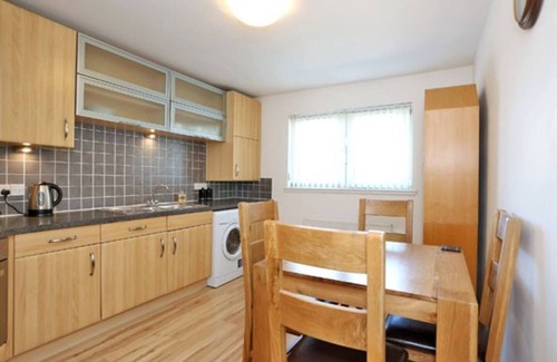 Central Aberdeen Apartment | 2-Bed Condo Best of Beach & City, FREE Parking!