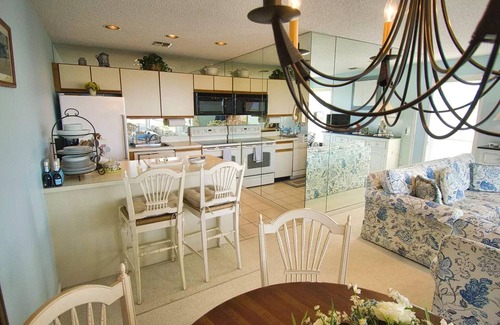 Montauk Condo | 2 Bed Condo w/Panoramic Water Views. Private Beach, Pool, Tennis, Fishing Pier.