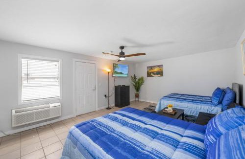 Biggar Apartment | 2 Bed Cottage with Pool, Close to Beach! BBQ Grills & Patio