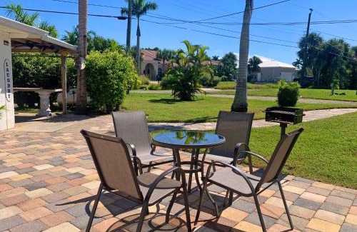 Biggar Apartment | 2 Bed Cottage with Pool, Close to Beach! BBQ Grills & Patio