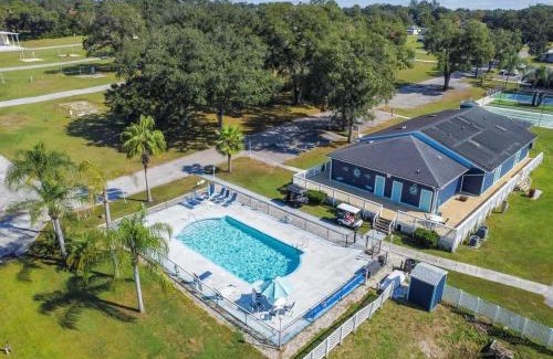 Dade City House | 2 Bed Cozy Home, Dade City, Pickle Ball and Pool