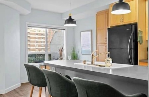 Connaught Apartment | 2 Bed | DT Core | Mins to Stampede