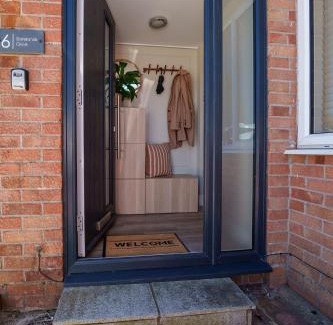 Plympton House | 2 Bed Family Home - The Retreat