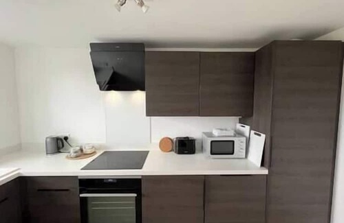 Woolwich Common Apartment | 2 Bed flat close to Elizabeth Line