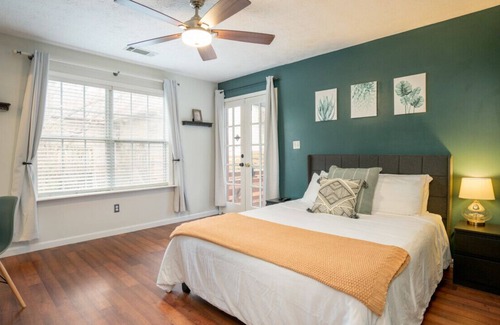 Reynoldstown House | 2 Bed Flat Shoals · Central to it all! Stay in Historic Reynoldstown!