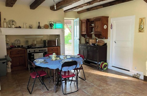 Saint-Cyr-les-Champagnes Cottage | 2 Bed Cottage-Sleeps 4-Garden-Fireplace-Pets