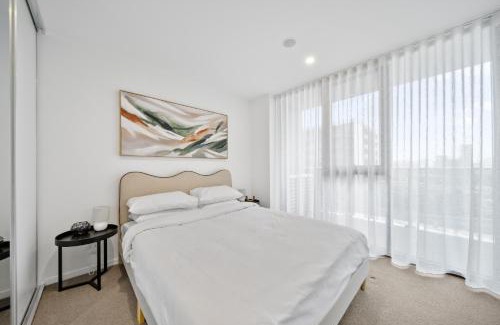 Phillip Apartment | 2-Bed Haven: Impeccable Interiors & Chic Amenities