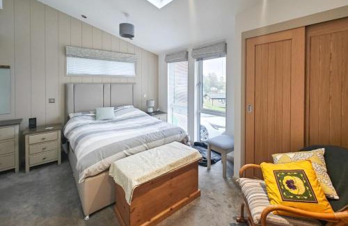 South Brent Cabin | 2 Bed in Avonwick oc-l32020