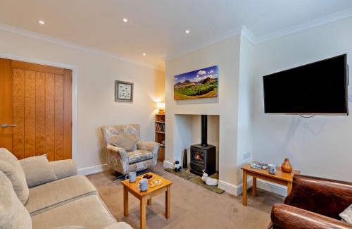 Keswick House | 2 Bed in Keswick SZ026
