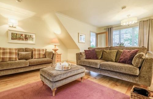 Keswick House | 2 Bed in Keswick SZ427