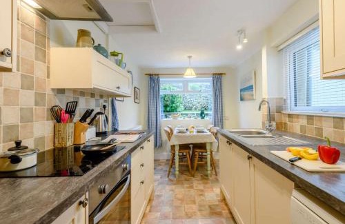 Langton Matravers House | 2 Bed in Langton Matravers DC068