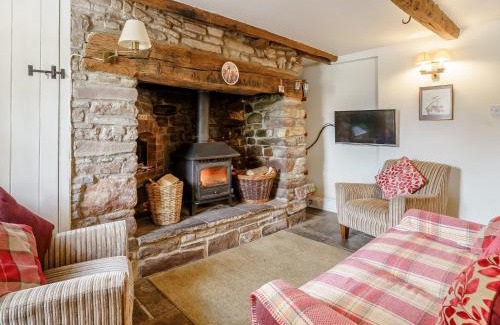 Llangynidr House | 2 bed in Llangynidr BN023