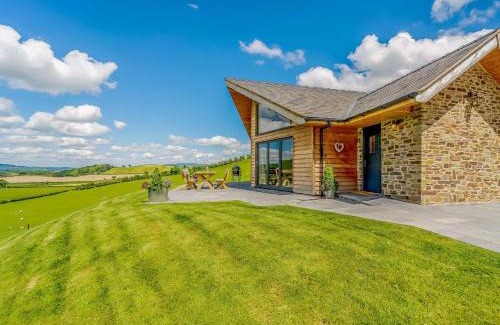 Montgomery House | 2 Bed in Montgomery 83243