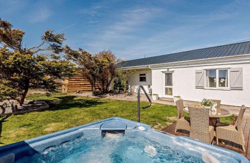 Caergeiliog House | 2 Bed in Rhosneigr 81515