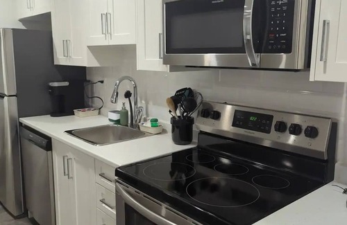 East Clayton North House | 2 bed Modern Suite near Langley Events Centre