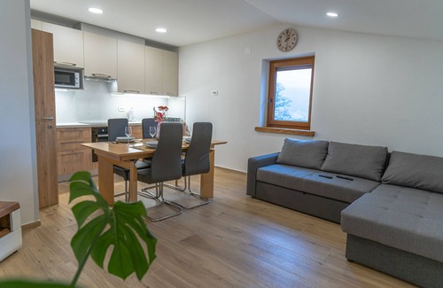 Ajdovscina Apartment | 2 Bed, Sleeps 4, Free Parking and winery