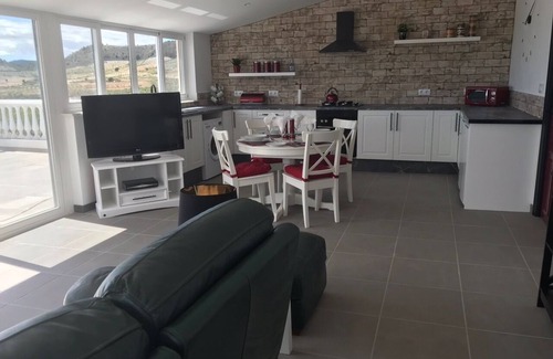 Oria Apartment | 2 Bed-Sleeps 4-Mtn View-Private Pool & Terrace