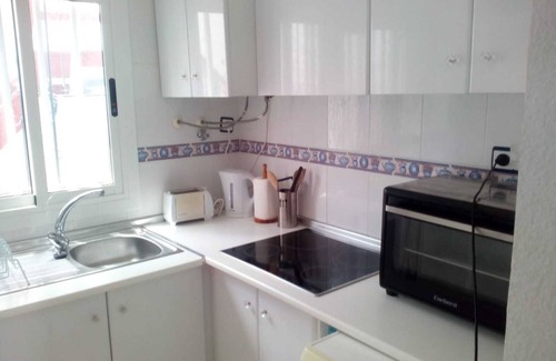 Mazarron Villa | 2 Bed-Sleeps 5-Private Pool-Pets-AirCon