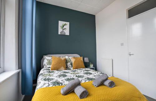 Wallsend Apartment | 2 Bed-Town Centre-Free Parking