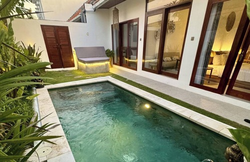 Munggu Villa | 2 Bed Villa-Sleeps 4-10 Min to Beach-Private Pool