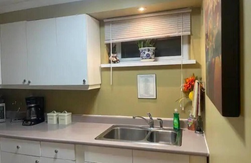 Alderwood Apartment | 2 BEDR00M APT-Etobicoke-Spacious & Bright