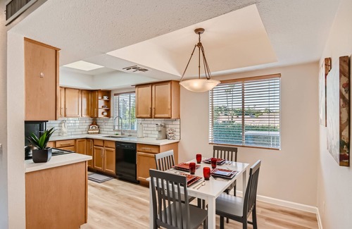 Paradise Valley Village Condo | 2 Bedrm/2Bath Condo In The Paradise Village Area w/20% Multiple Month Discount