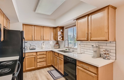 Paradise Valley Village Condo | 2 Bedrm/2Bath Condo In The Paradise Village Area w/20% Multiple Month Discount
