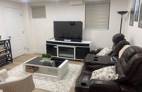 Halton Regional Municipality Apartment | 2-bedrm basement apartment in Milton; near park, shops, restaurants & hospital
