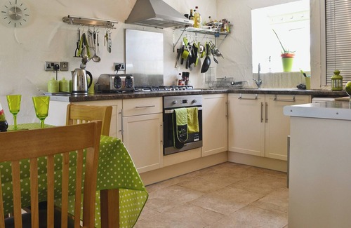 Pen-y-sarn Cottage | 2 bedroom accommodation in Pen-y-sarn near Amlwch