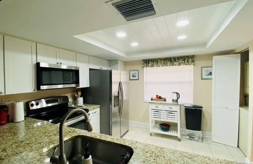 New Port Richey House | 2 Bedroom Townhome 422833 by Houzlet