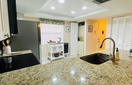 New Port Richey House | 2 Bedroom Townhome 422833 by Houzlet