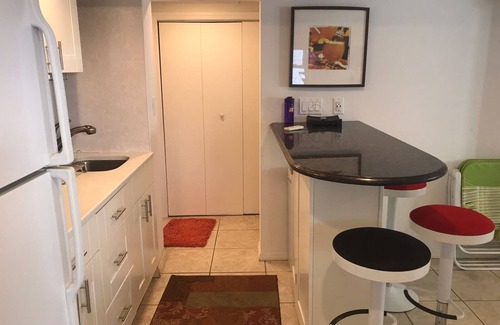 Roslyn Apartment | 2-bedroom, 1 Bath apartment in gorgeous Roslyn with backyard & Playground