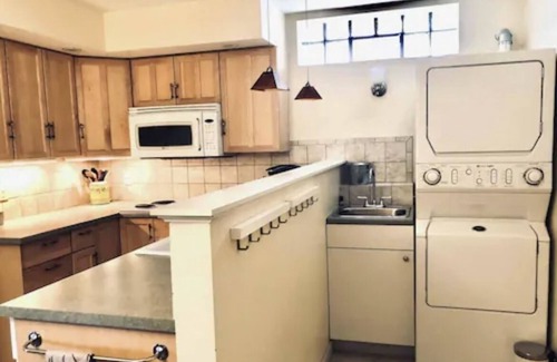 Estes Park House | 2 bedroom 1 bath close to downtown and RMNP- sleeps 4-6