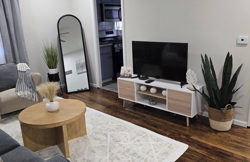 Lafayette House | 2 Bedroom 1 bath house, with a full finished basement. Modern and clean.