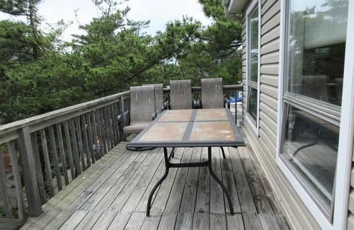 Ship Bottom Apartment | 2 bedroom 1 bath oceanfront garage apartment in Ship Bottom