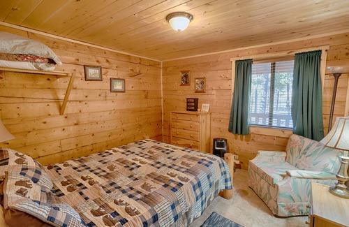 Overgaard Cabin | 2-bedroom 1- bathroom cabin for a family get-away